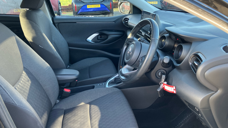 Toyota Yaris 1.5 Hybrid Design 5dr CVT Hybrid Hatchback